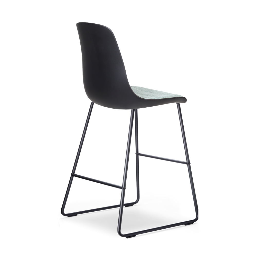 Nino-Liv barkruk zwart met zacht groen zitkussen - zwart onderstel - 65 cm