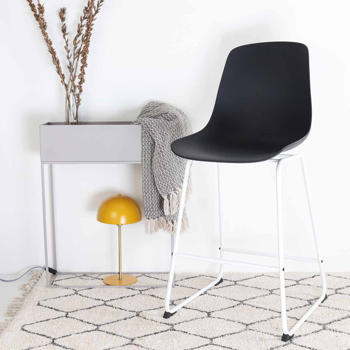 Nino-Pip barkruk zwart - wit onderstel - 65 cm