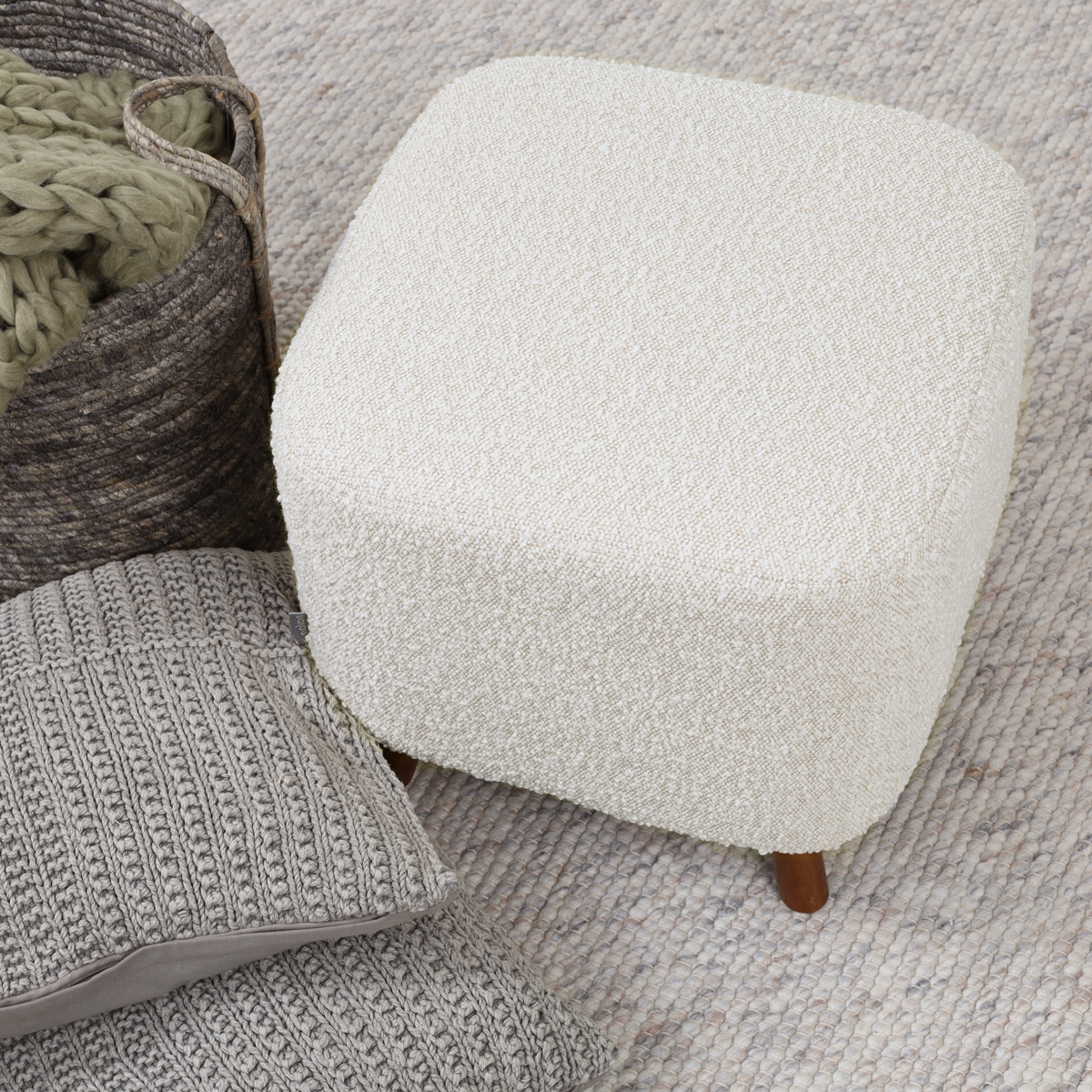 Julia poef bouclé beige - 44 x 44 cm