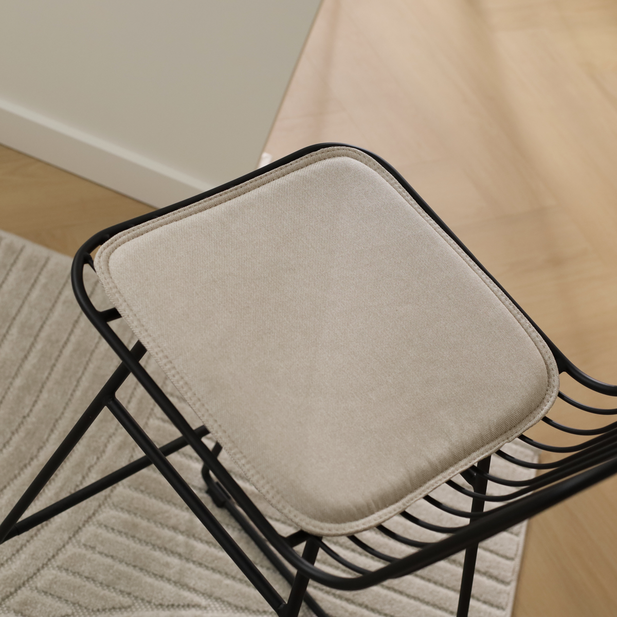 Pelle metalen barkruk zwart - met zitkussen - 65 cm