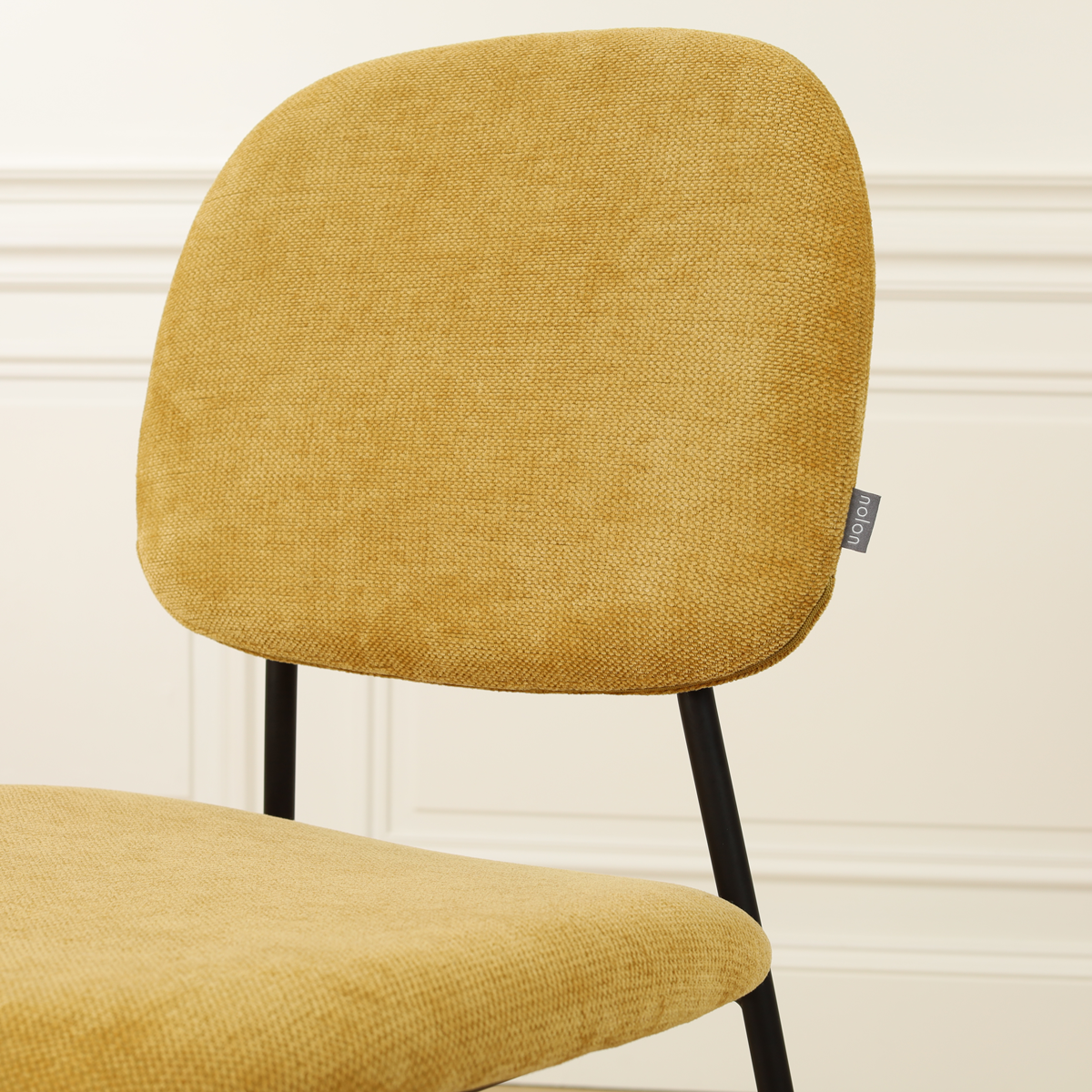 Jasmijn barkruk warm oker - zwart onderstel - 65 cm
