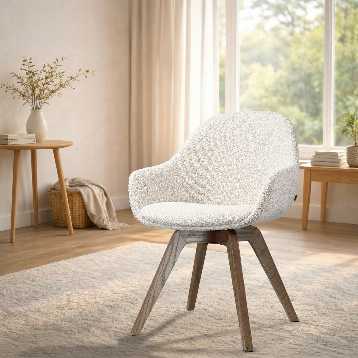 Noor-Mae draaibare eetkamerstoel bouclé beige - walnoot houten onderstel