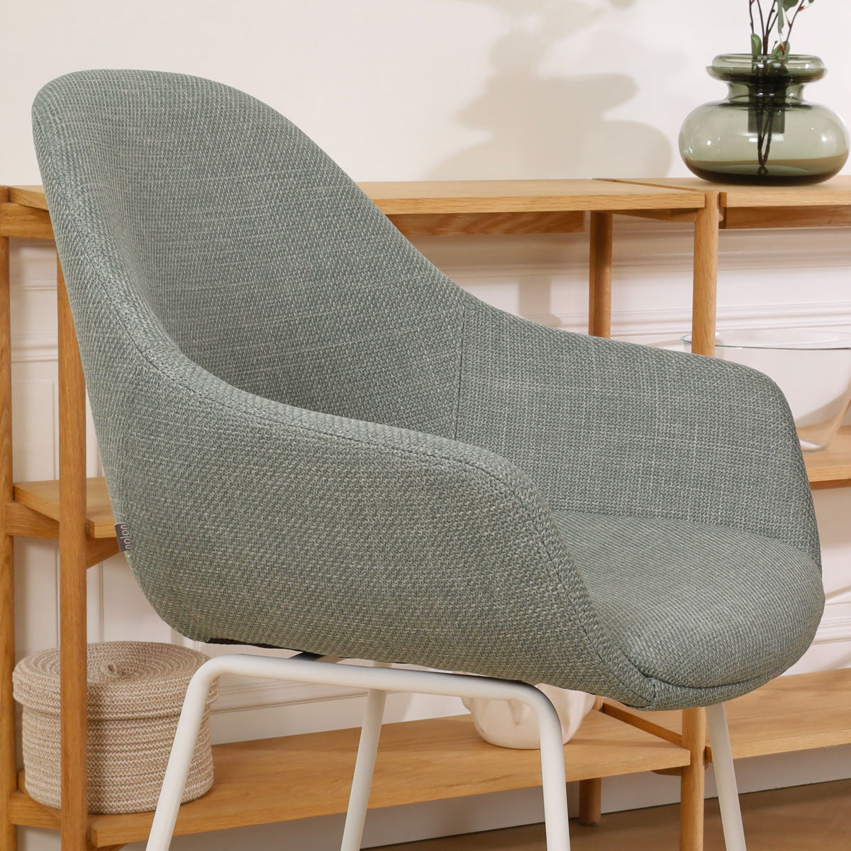 Nino-Mae barkruk saliegroen - wit onderstel - 75 cm