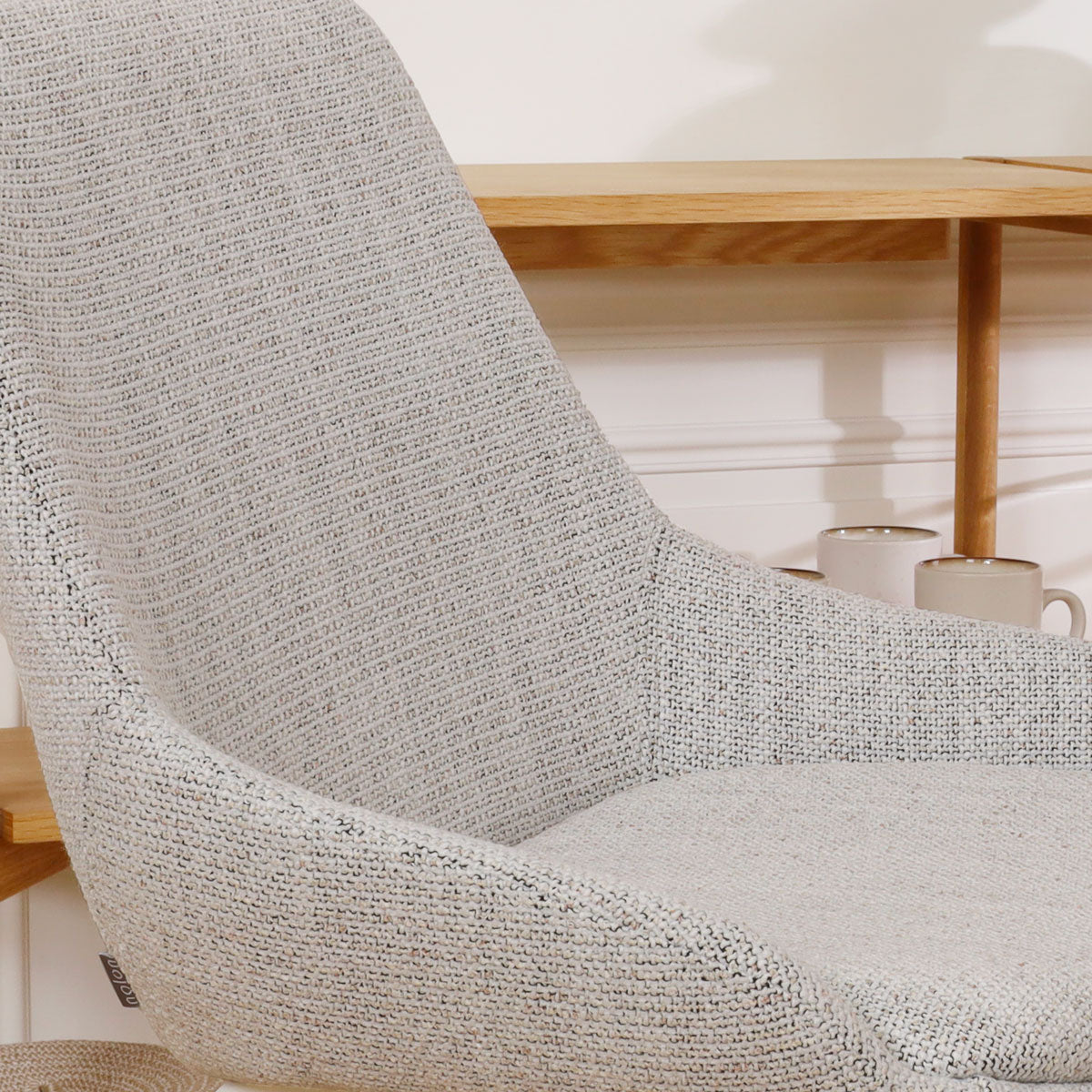Nino-Isa barkruk beige gemêleerd - wit onderstel - 65 cm