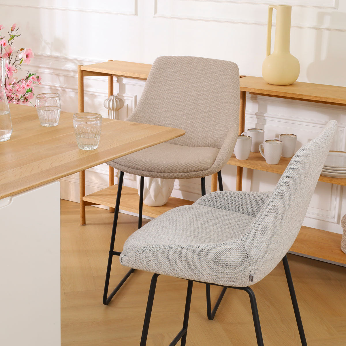 Nino-Isa barkruk beige gemêleerd - zwart onderstel - 65 cm