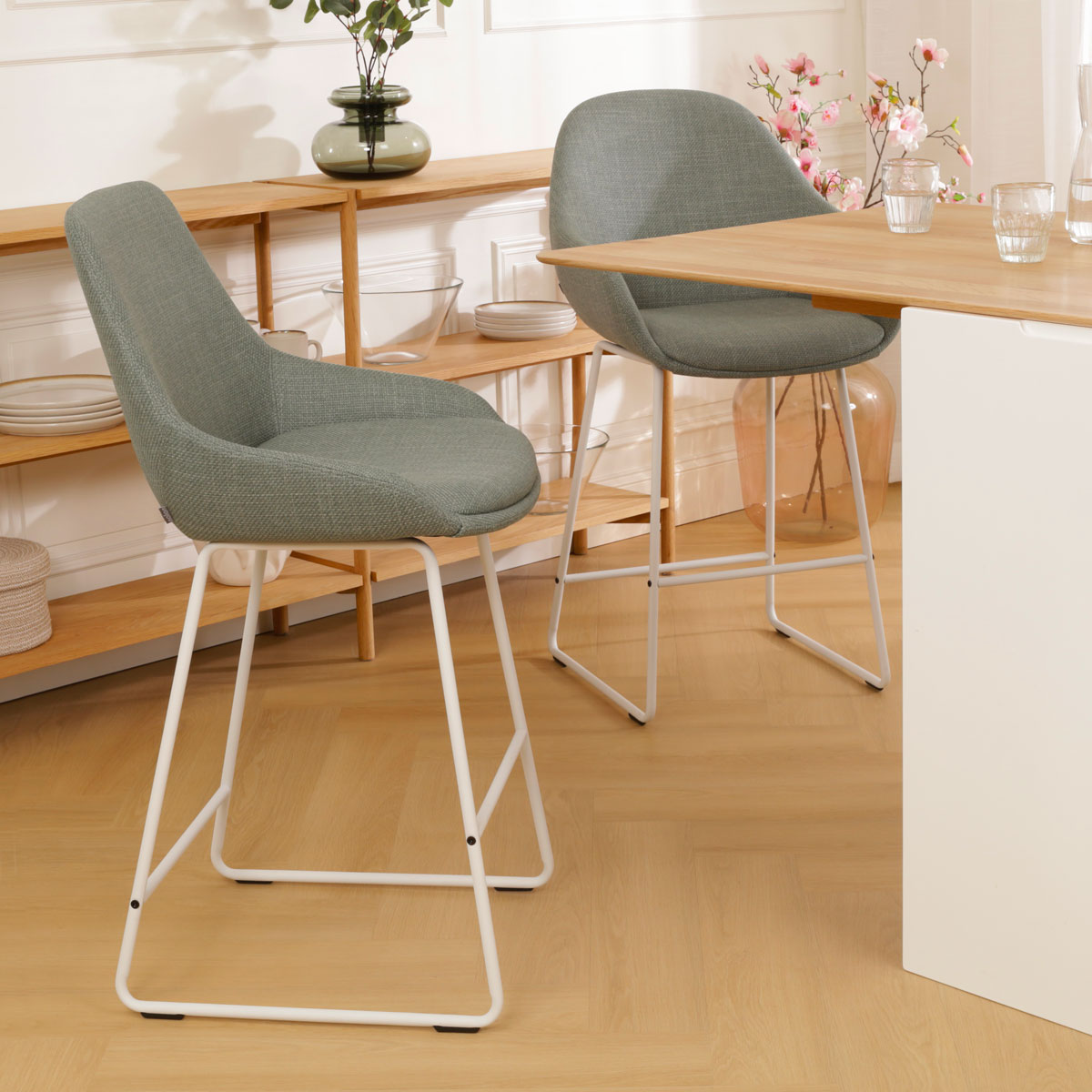 Nino-Isa barkruk saliegroen - wit onderstel - 65 cm