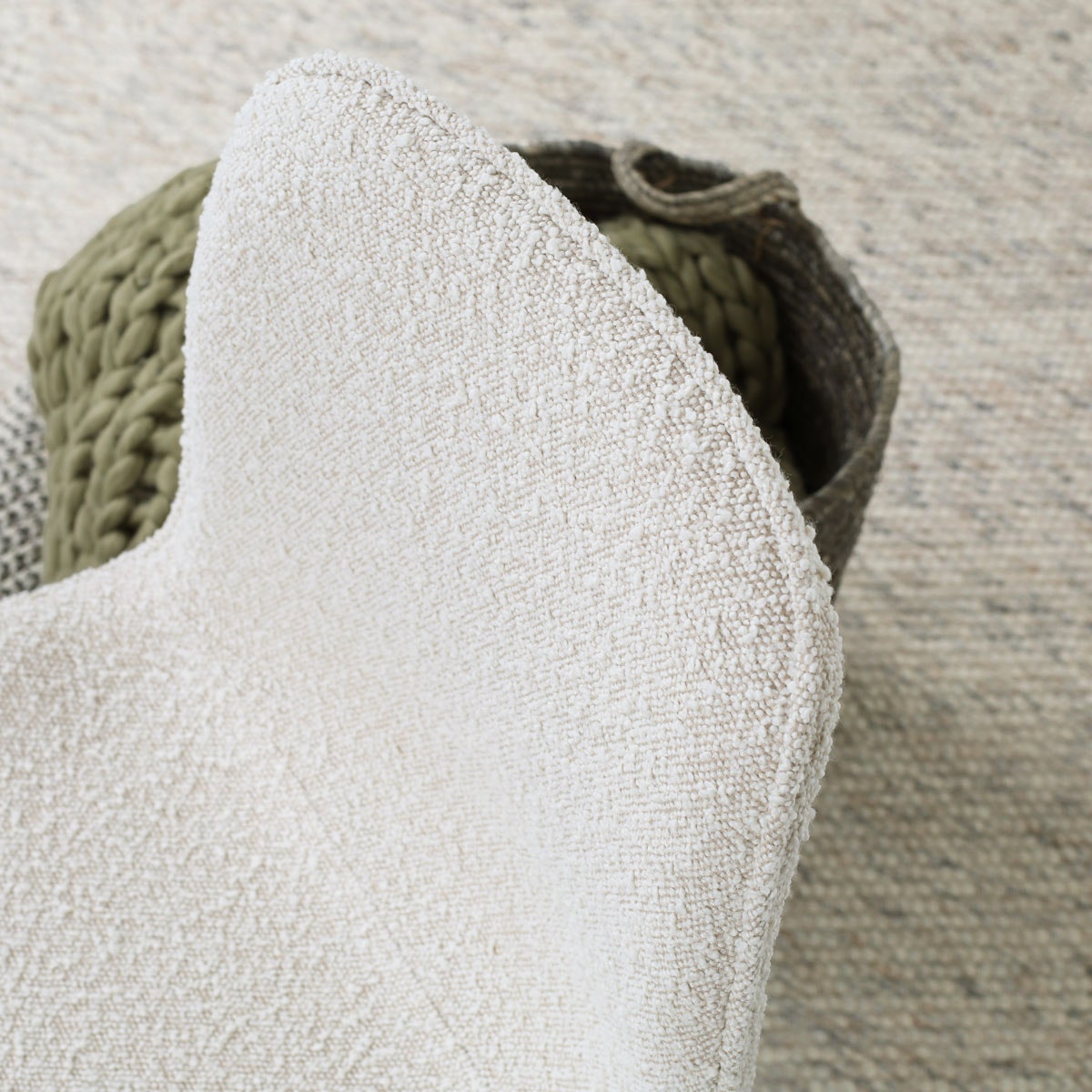 Niva-Fé draaibare tulp barkruk bouclé beige - verstelbaar - mat zwart onderstel