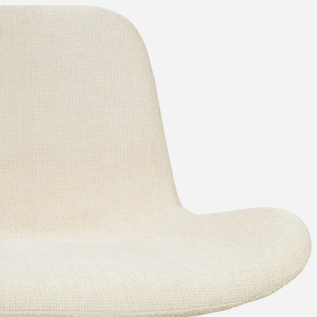 Noor-Fé draaibare eetkamerstoel cottonbeige - walnoot houten onderstel