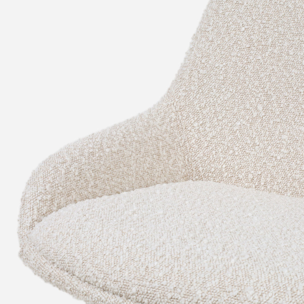Noor-Isa draaibare eetkamerstoel bouclé beige - walnoot houten onderstel