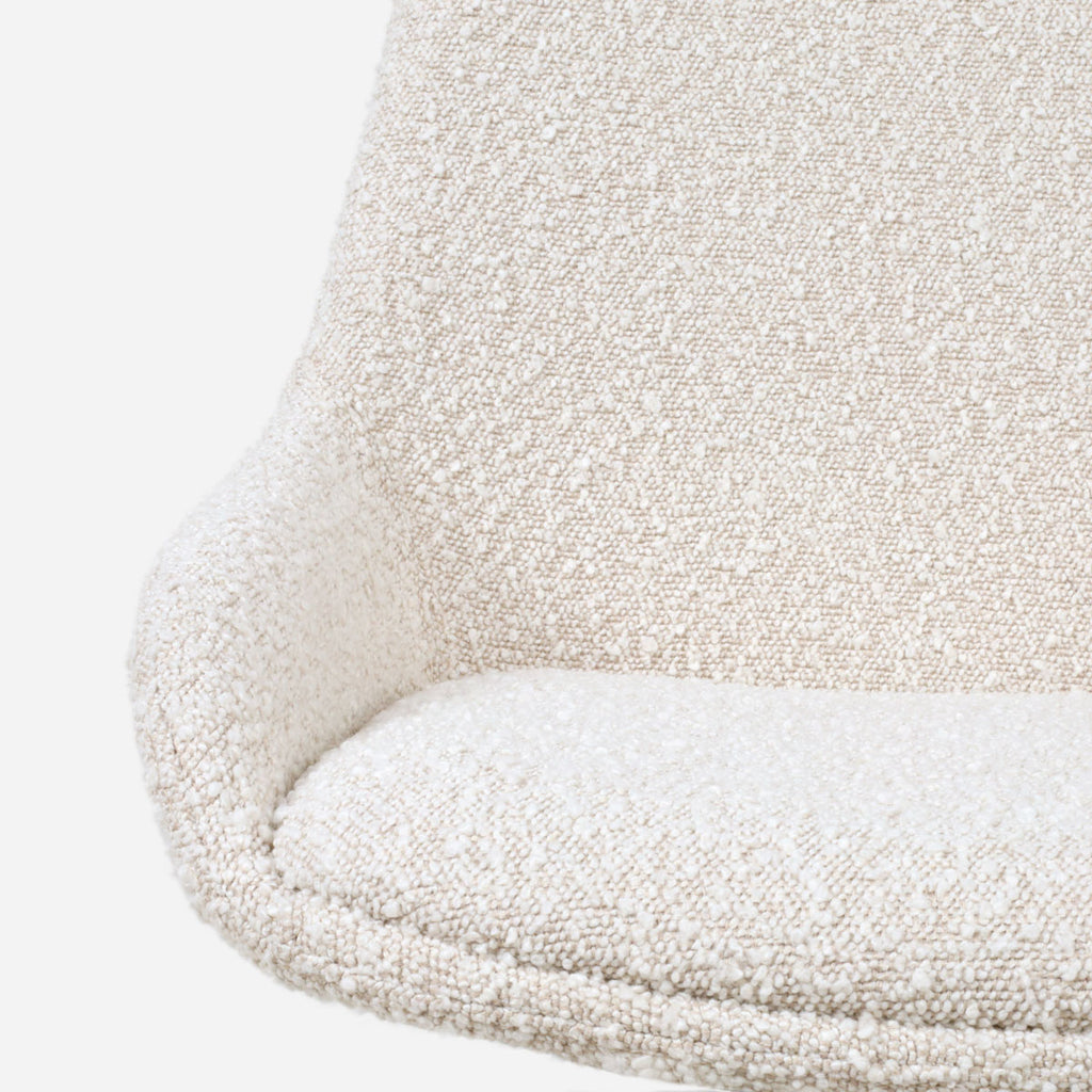 Noor-Isa draaibare eetkamerstoel bouclé beige - walnoot houten onderstel
