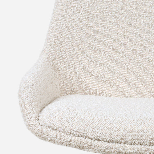 Noor-Isa draaibare eetkamerstoel bouclé beige - walnoot houten onderstel
