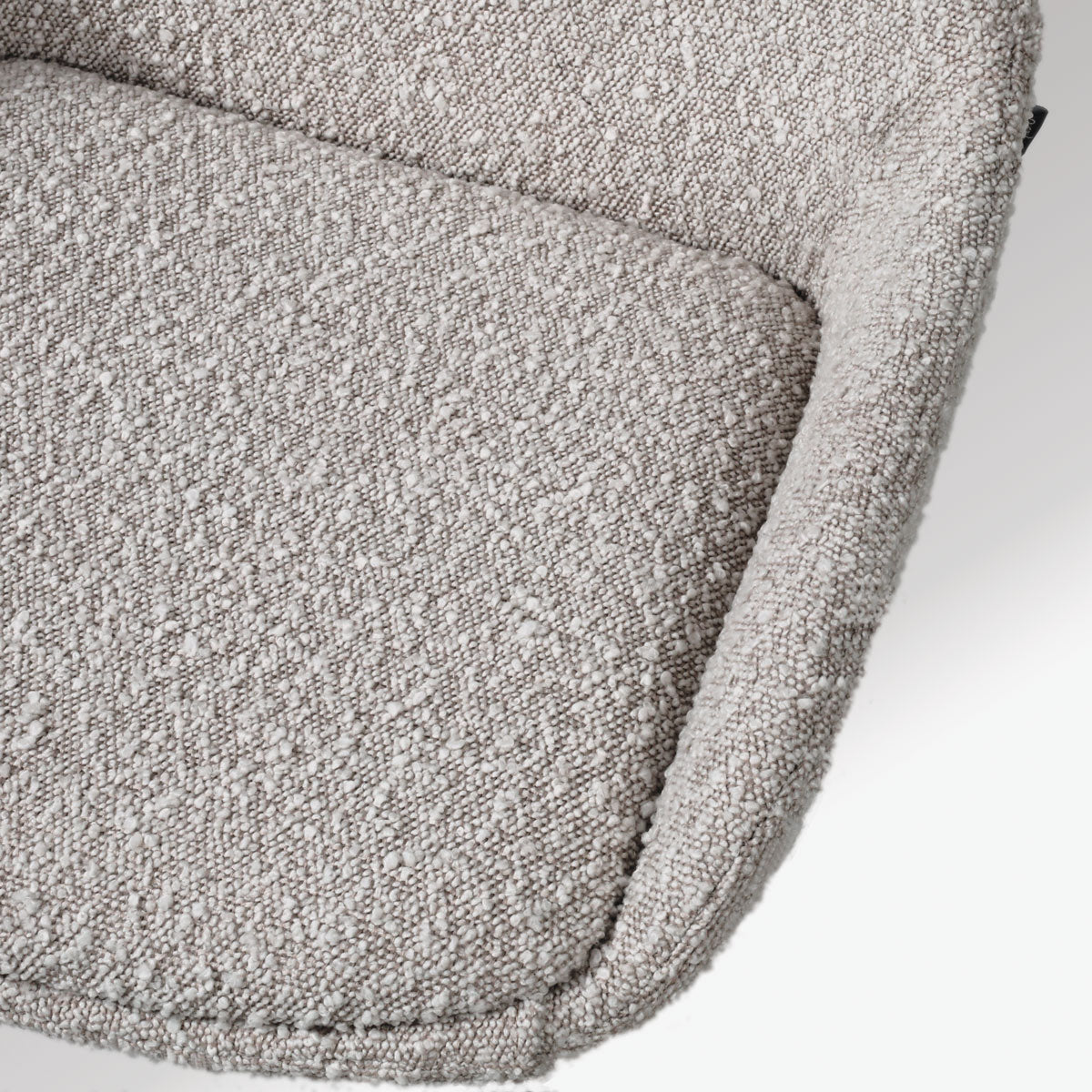 Nena-Isa eetkamerstoel bouclé taupe - walnoot houten onderstel