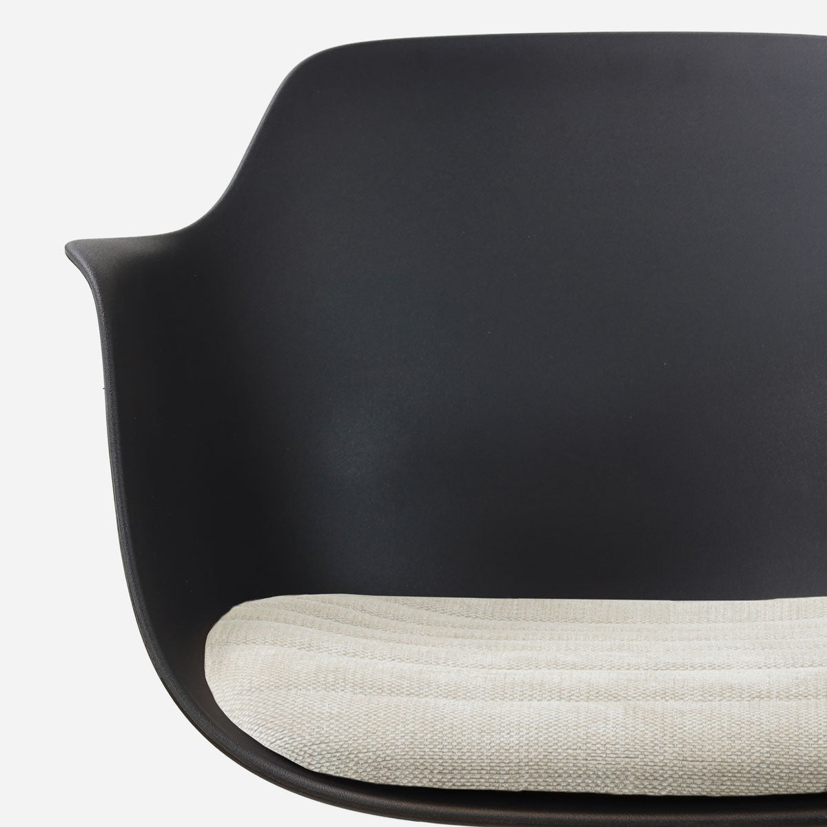 Nino-Liz barkruk zwart met naturelbeige zitkussen - zwart onderstel - 65 cm