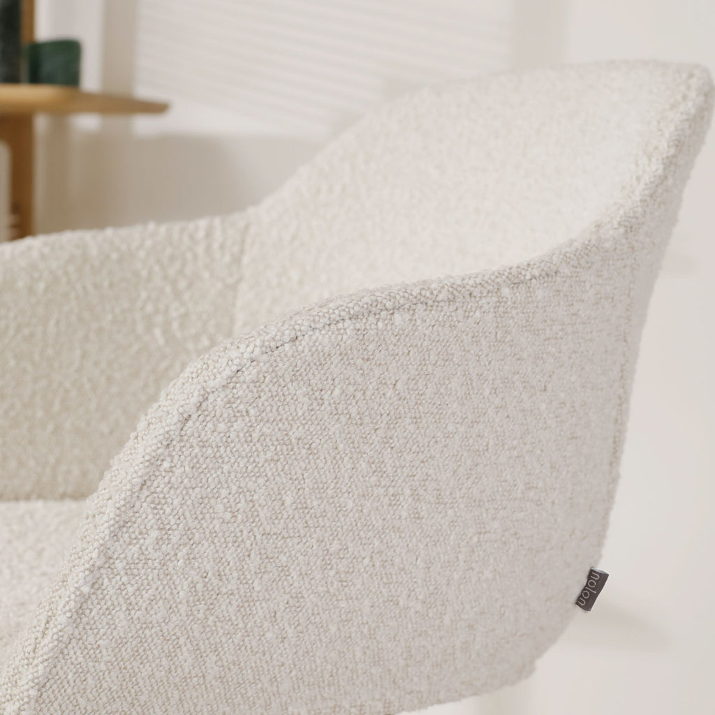 Nena-Mare eetkamerstoel bouclé beige - zwart houten onderstel