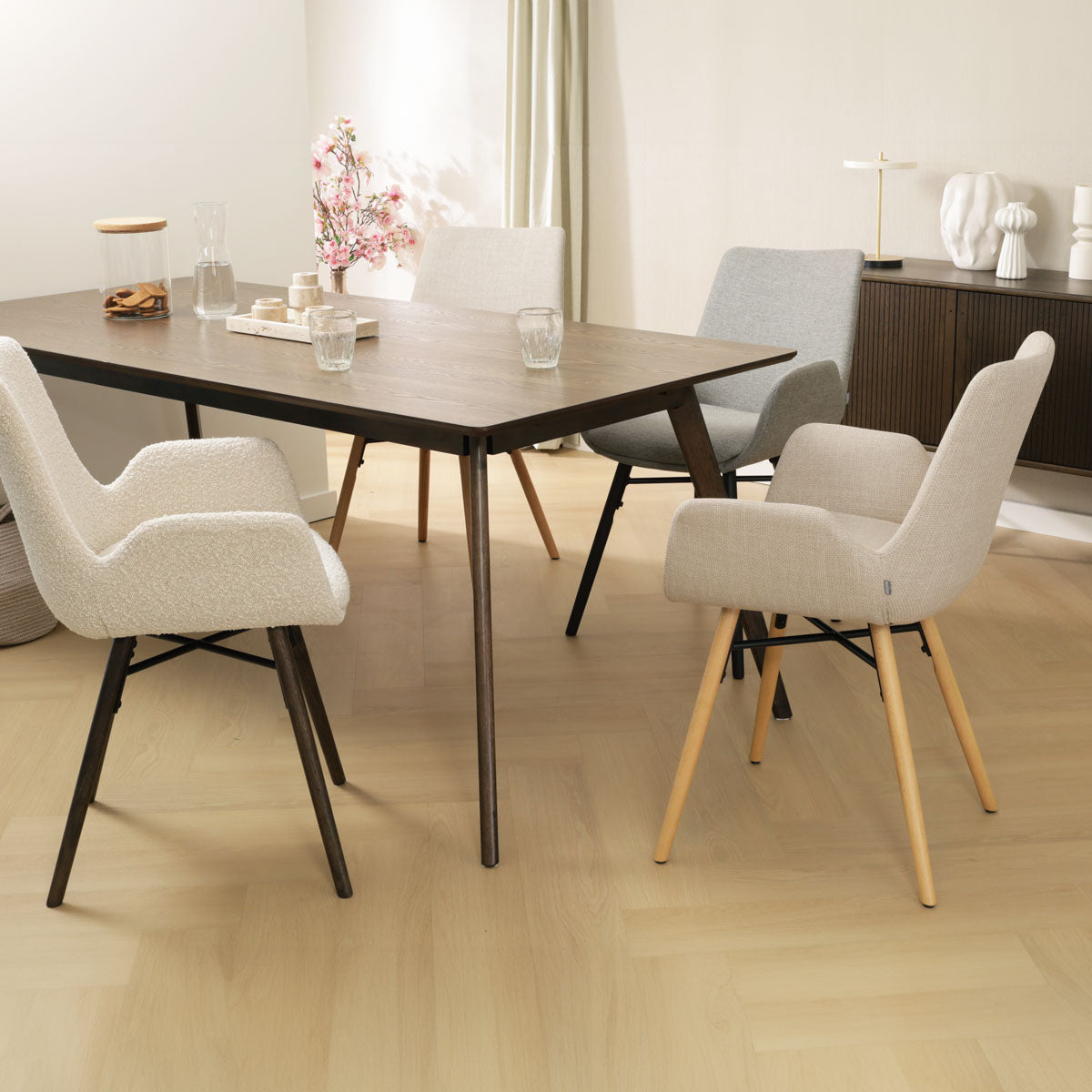 Nena-Eef eetkamerstoel beige - houten onderstel