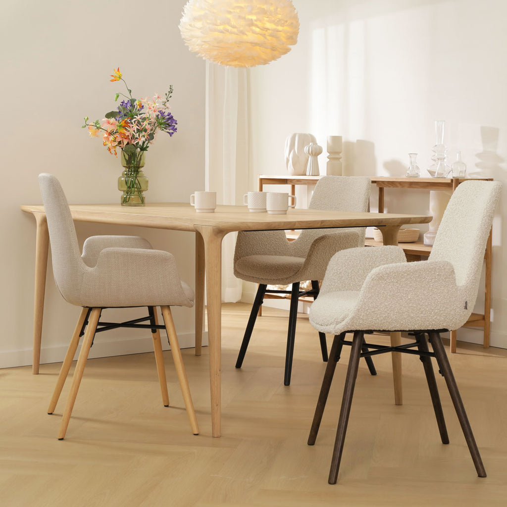 Nena-Eef eetkamerstoel bouclé beige - zwart houten onderstel