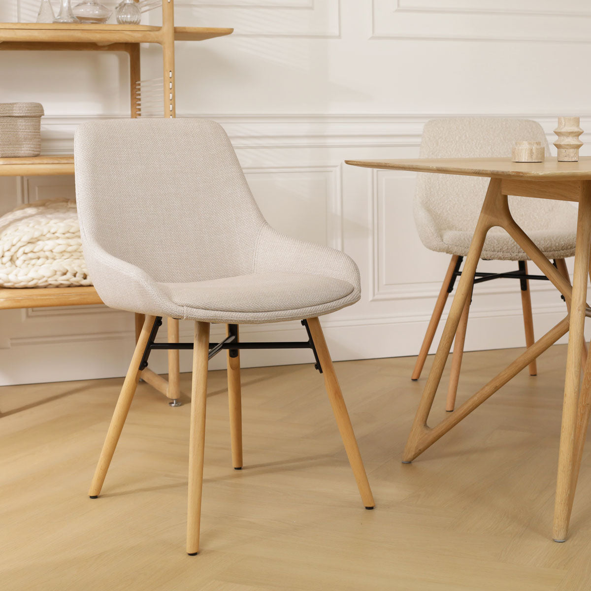 Nena-Isa eetkamerstoel beige - houten onderstel