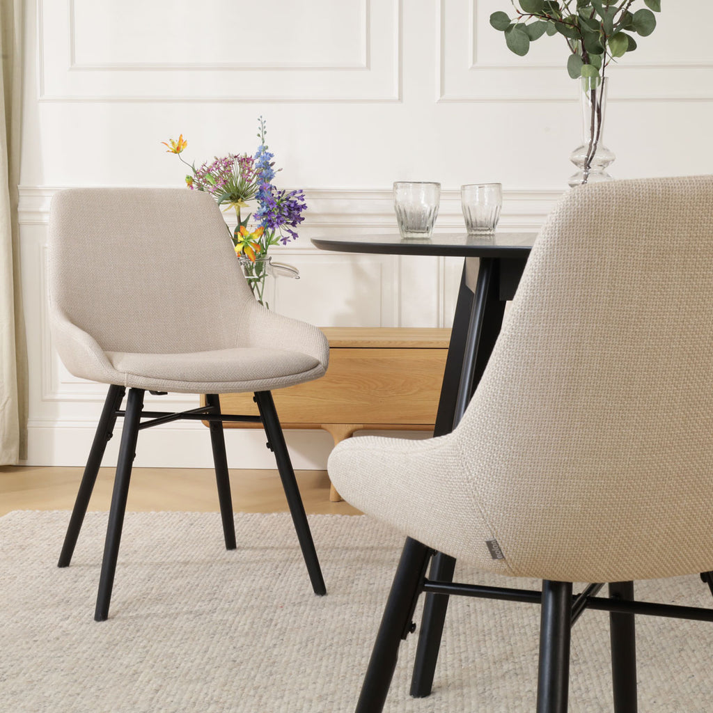 Nena-Isa eetkamerstoel beige - zwart houten onderstel