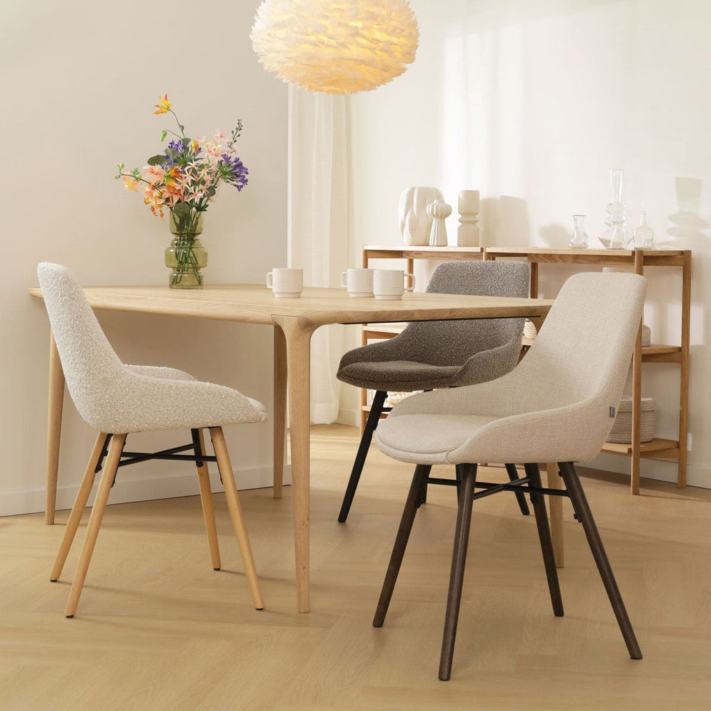 Nena-Isa eetkamerstoel beige - walnoot houten onderstel