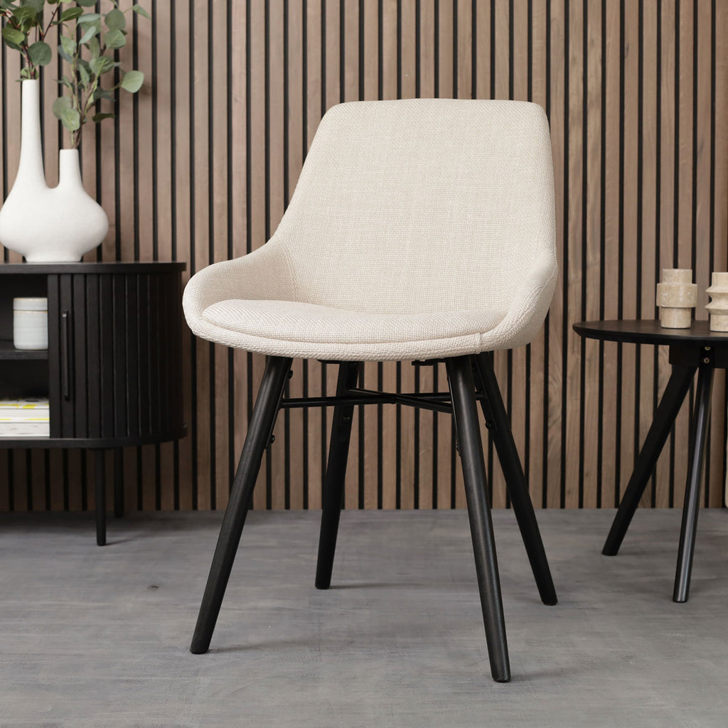 Nena-Isa eetkamerstoel beige - zwart houten onderstel