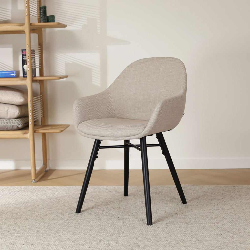 Nena-Mae eetkamerstoel beige - zwart houten onderstel
