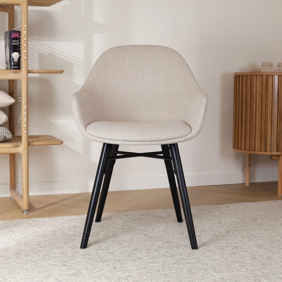 Nena-Mae eetkamerstoel beige - zwart houten onderstel