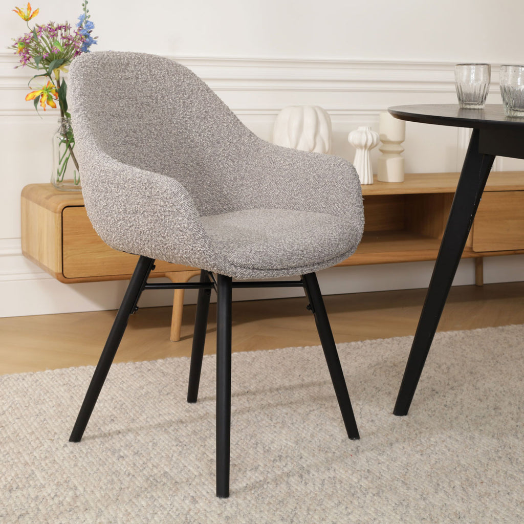 Nena-Mae eetkamerstoel bouclé taupe - zwart houten onderstel