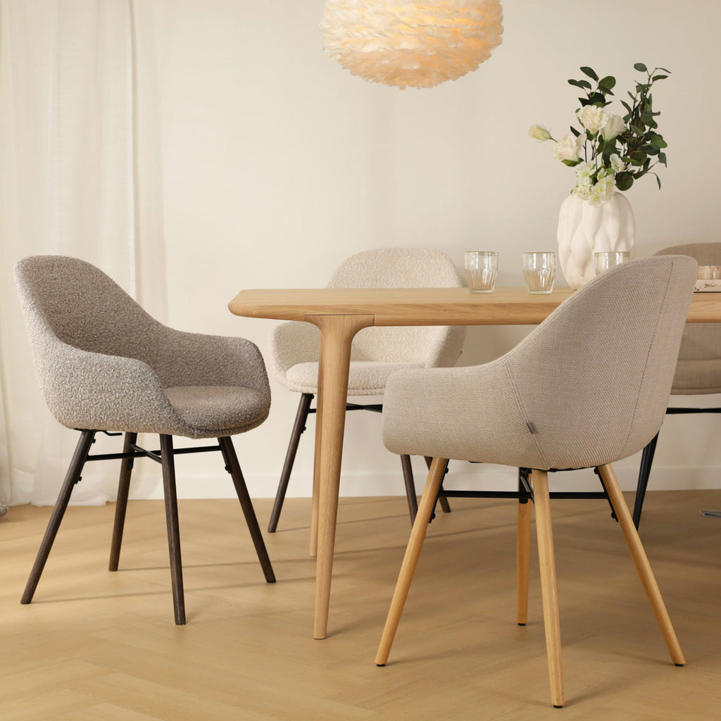 Nena-Mae eetkamerstoel bouclé taupe - houten onderstel