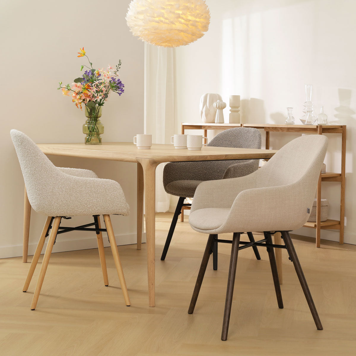 Nena-Mae eetkamerstoel beige - zwart houten onderstel