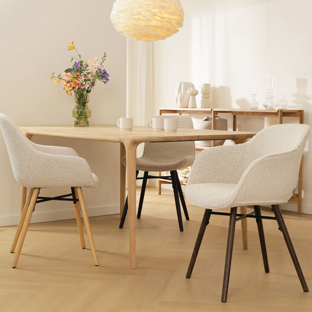 Nena-Mare eetkamerstoel bouclé beige - houten onderstel