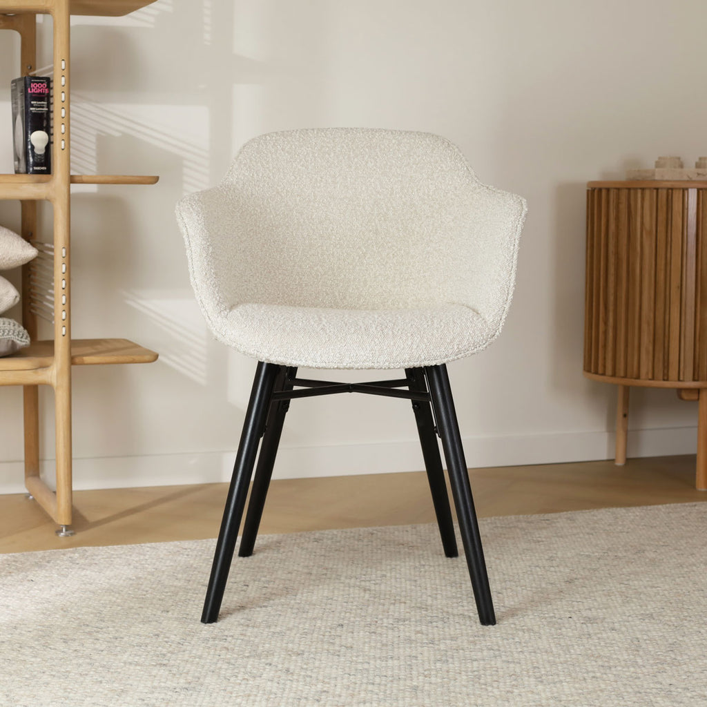 Nena-Mare eetkamerstoel bouclé beige - zwart houten onderstel