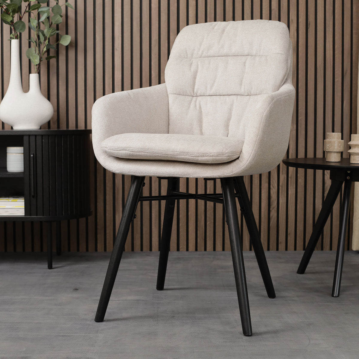 Nena-Mia eetkamerstoel beige - zwart houten onderstel