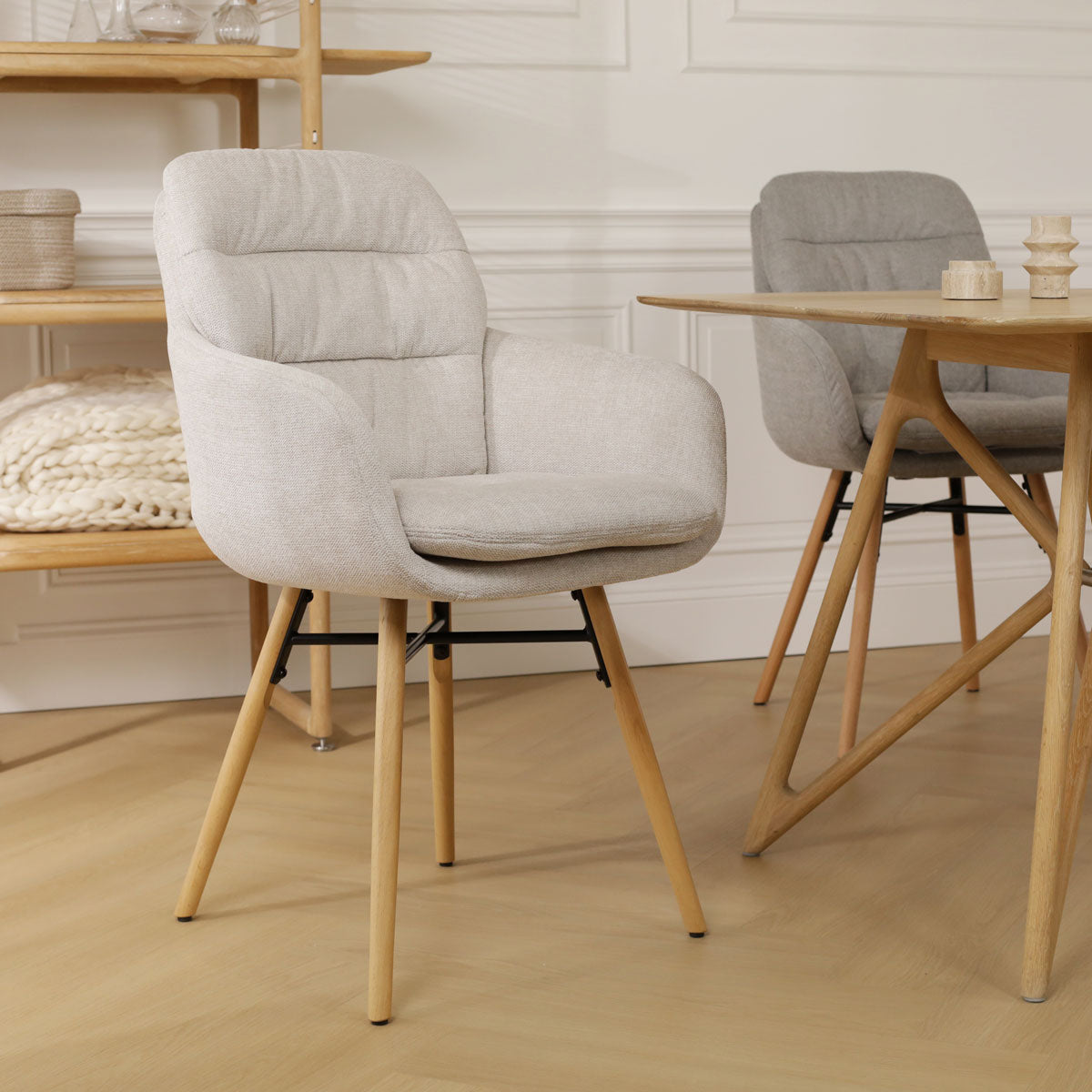 Nena-Mia eetkamerstoel beige - houten onderstel