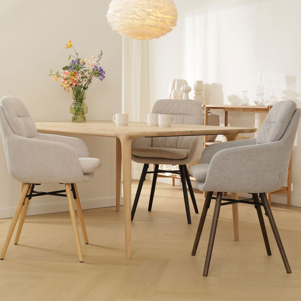 Nena-Mia eetkamerstoel beige - zwart houten onderstel