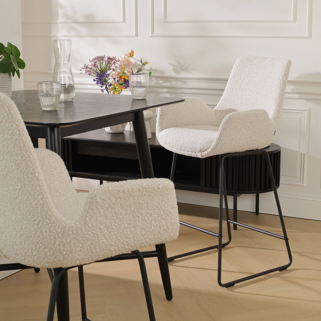 Nino-Eef barkruk bouclé beige - zwart onderstel - 75 cm
