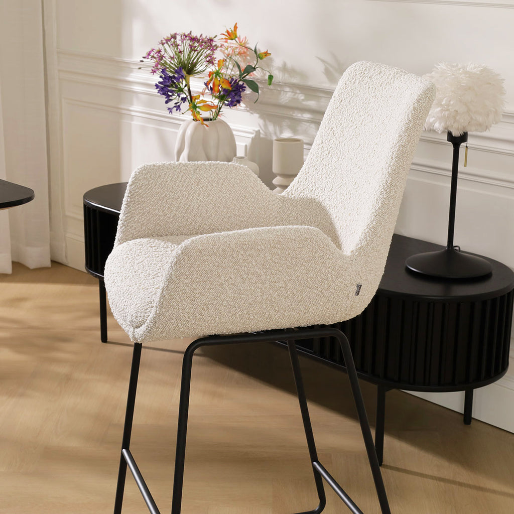 Nino-Eef barkruk bouclé beige - zwart onderstel - 65 cm