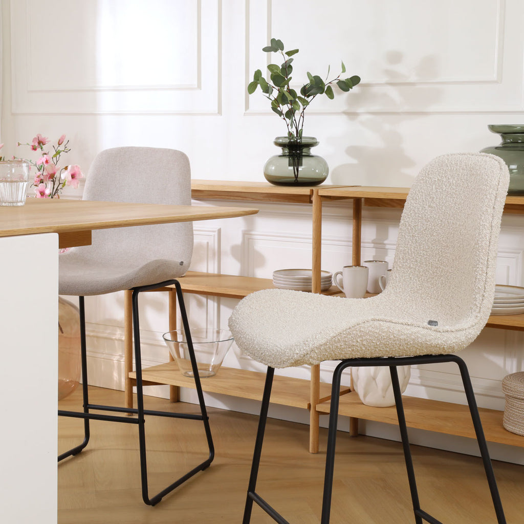 Nino-Fé barkruk bouclé beige - zwart onderstel - 75 cm