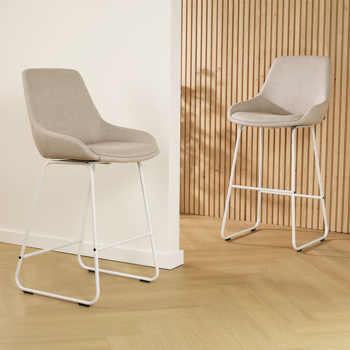 Nino-Isa barkruk beige - wit onderstel - 65 cm