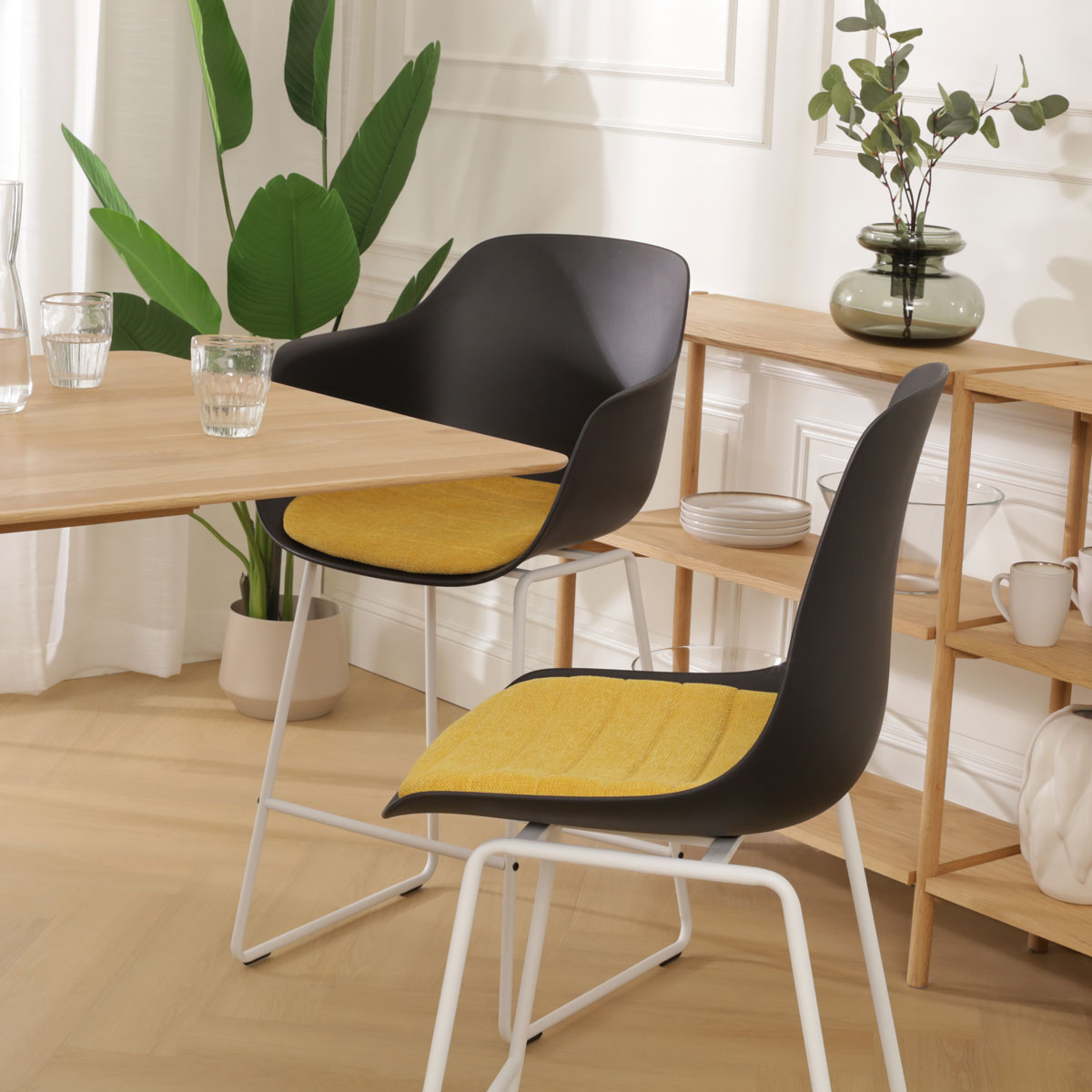 Nino-Liv barkruk zwart met okergeel zitkussen - wit onderstel - 65 cm