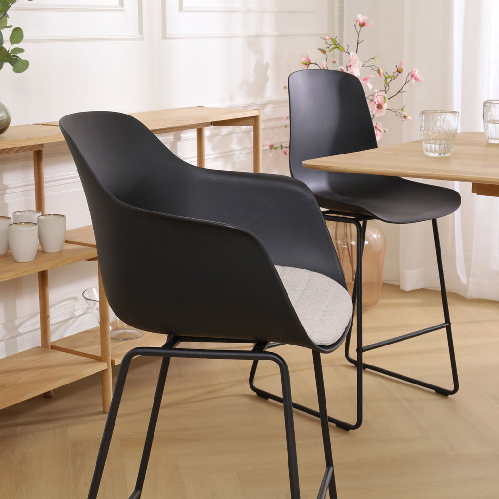 Nino-Liz barkruk zwart met beige zitkussen - zwart onderstel - 75 cm