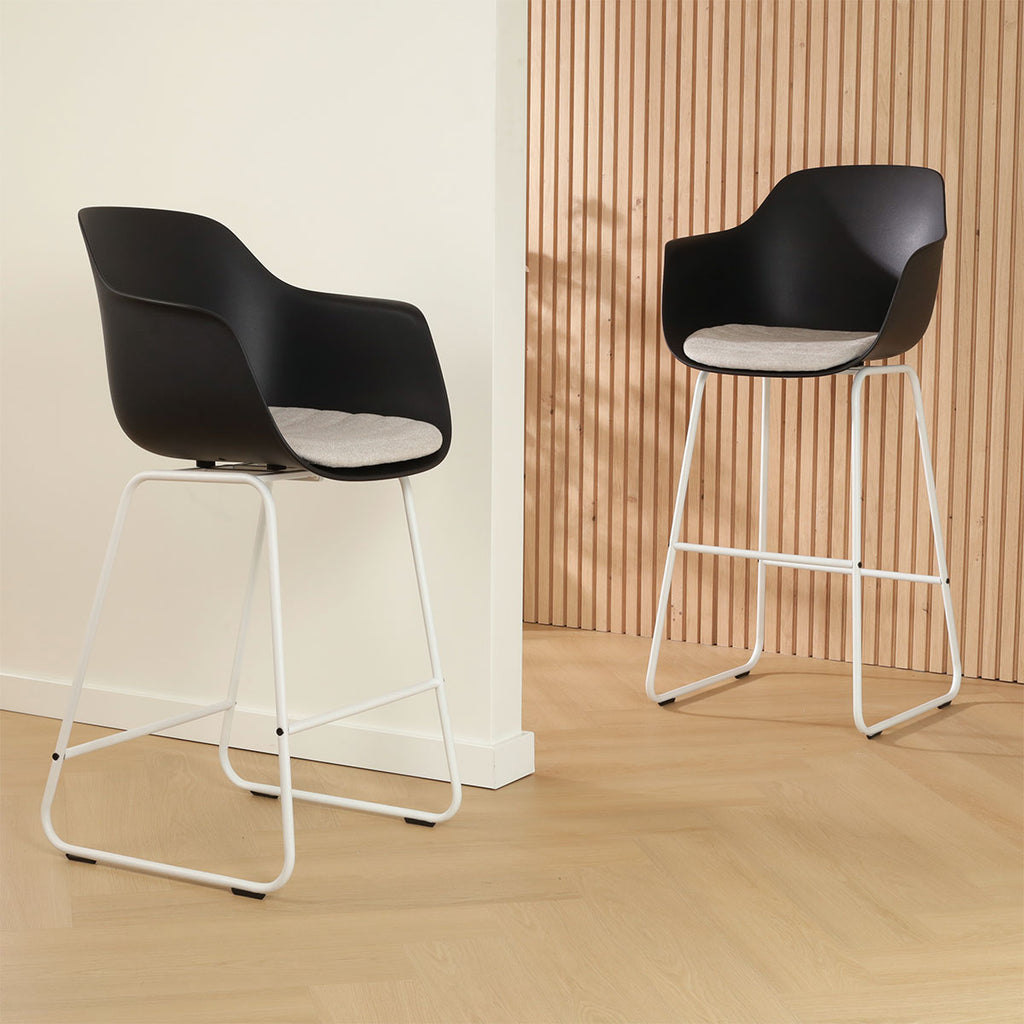 Nino-Liz barkruk zwart met beige zitkussen - wit onderstel - 65 cm