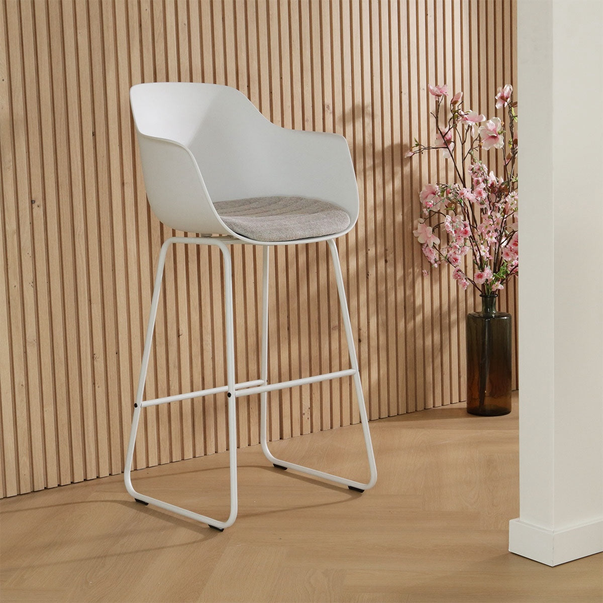 Nino-Liz barkruk wit en beige zitkussen - wit onderstel - 75 cm