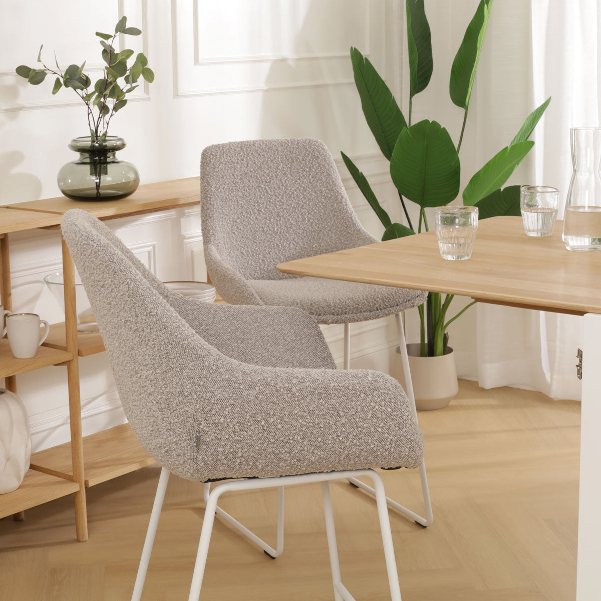 Nino-Mae barkruk bouclé taupe - wit onderstel - 75 cm
