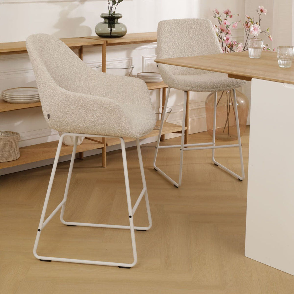 Nino-Mae barkruk bouclé beige - wit onderstel - 65 cm