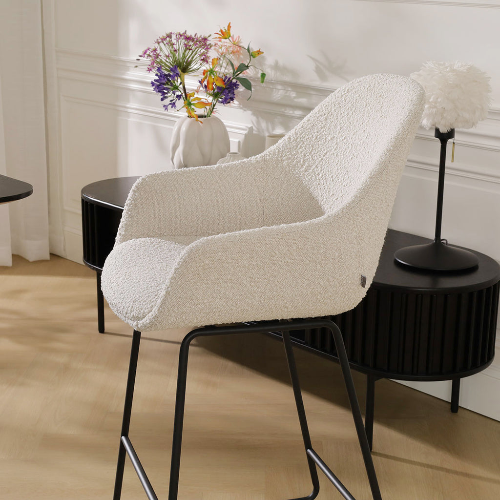 Nino-Mae barkruk bouclé beige - zwart onderstel - 75 cm
