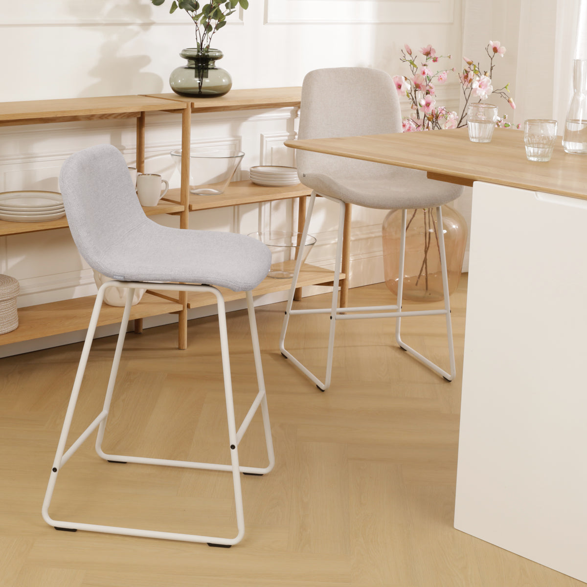 Nino-Mats barkruk lichtgrijs - wit onderstel - 65 cm