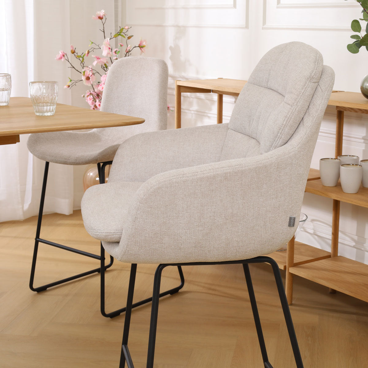 Nino-Mia barkruk beige - zwart onderstel - 75 cm