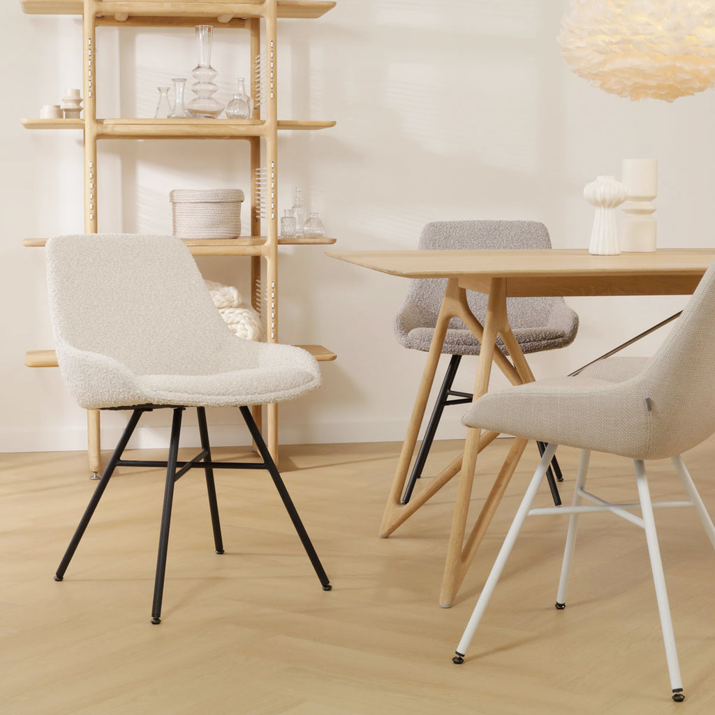 Noa-Isa eetkamerstoel bouclé beige - zwart onderstel