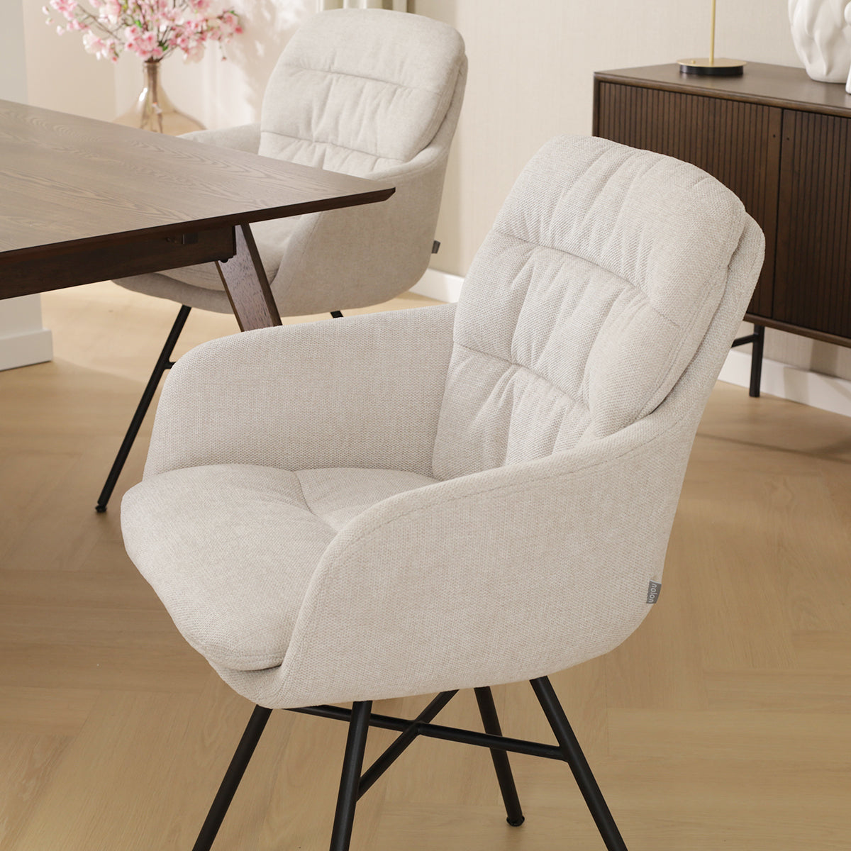 Noa-Mia eetkamerstoel beige - zwart onderstel