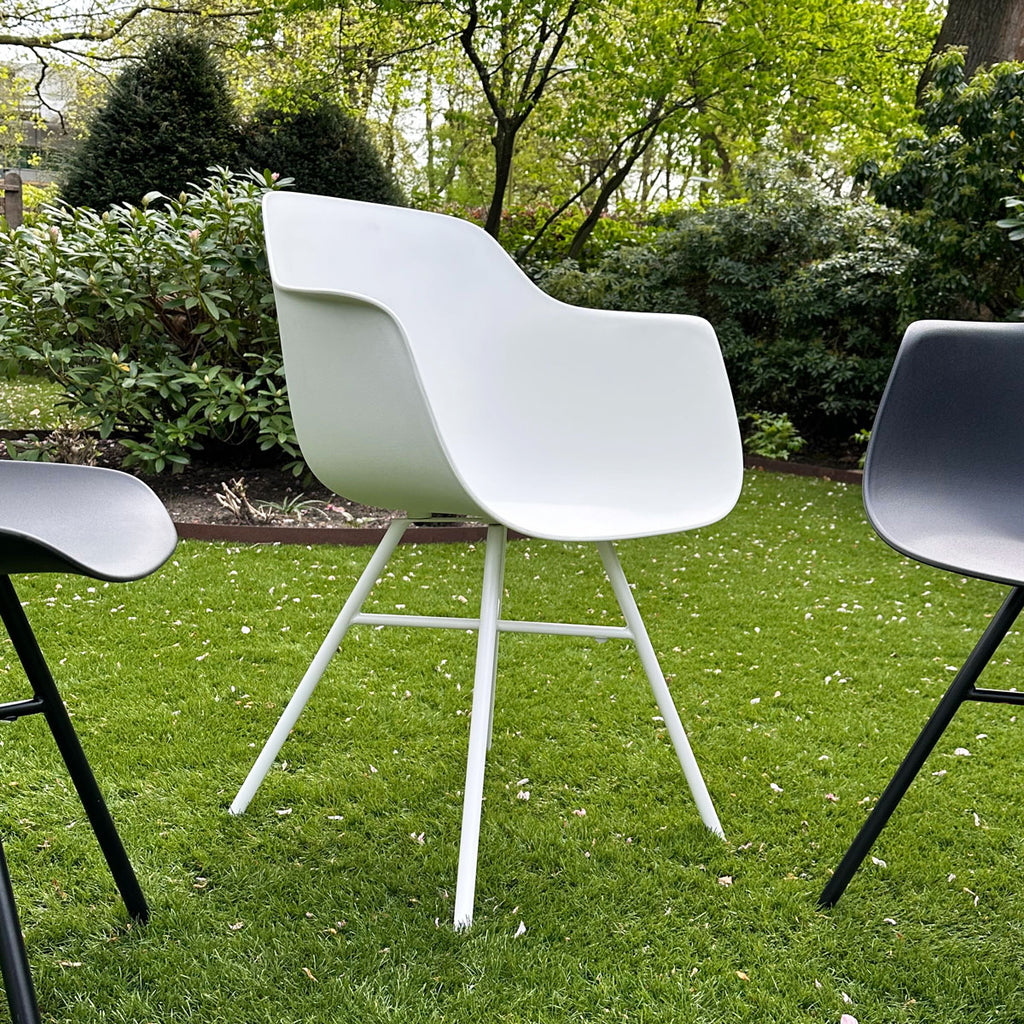 Noa-Puk kunststof tuinstoel wit - wit onderstel